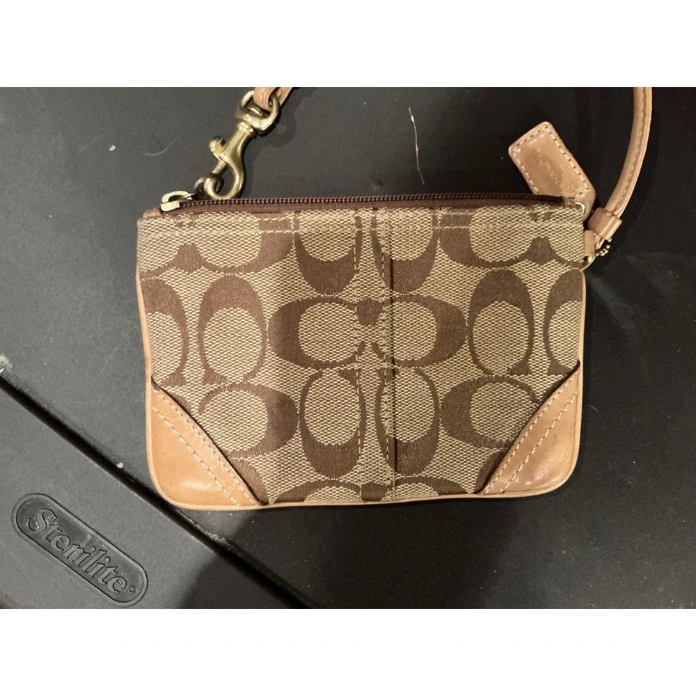 VTG Coach Signature Jacquard Wristlet Khaki Tan Leather Trim Monogram Small YKK